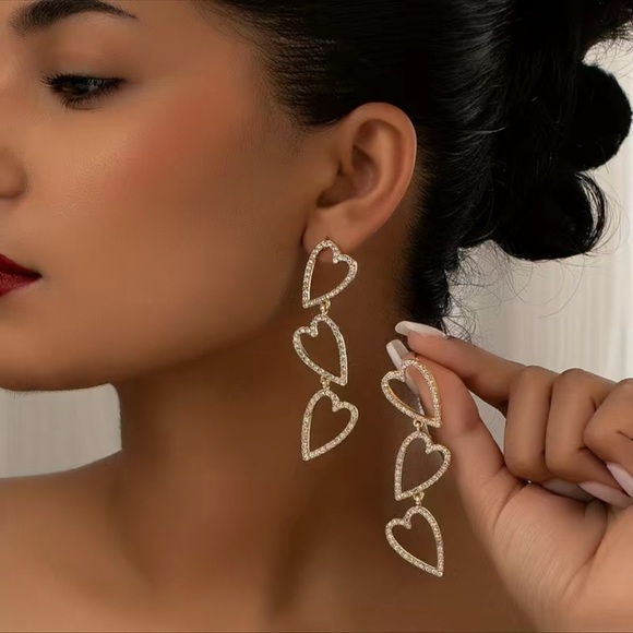 Gold Rhinestone Heart Trio Dangle Drop Earrings Valentine’s Day Nwt - Picture 2 of 7